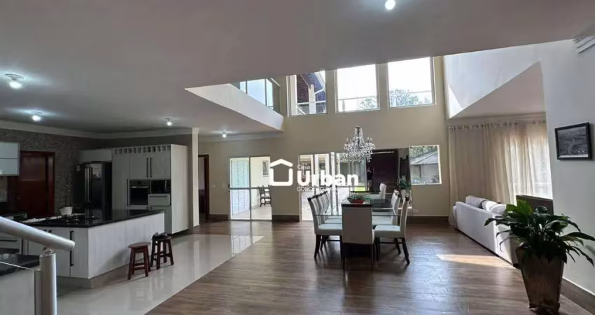 Casa de condomínio para alugar em granja viana de 600.00m² com 4 quartos, 4 suites e 7 garagens