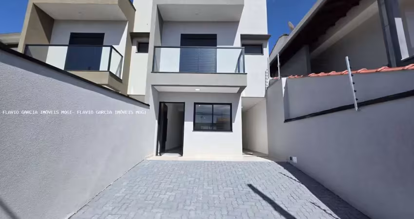 Sobrado para venda em vila brás cubas de 150.00m² com 3 quartos, 1 suite e 2 garagens
