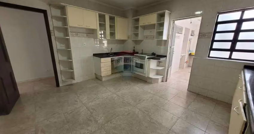 Apartamento para venda em centro de 145.00m² com 3 quartos, 1 suite e 1 garagem