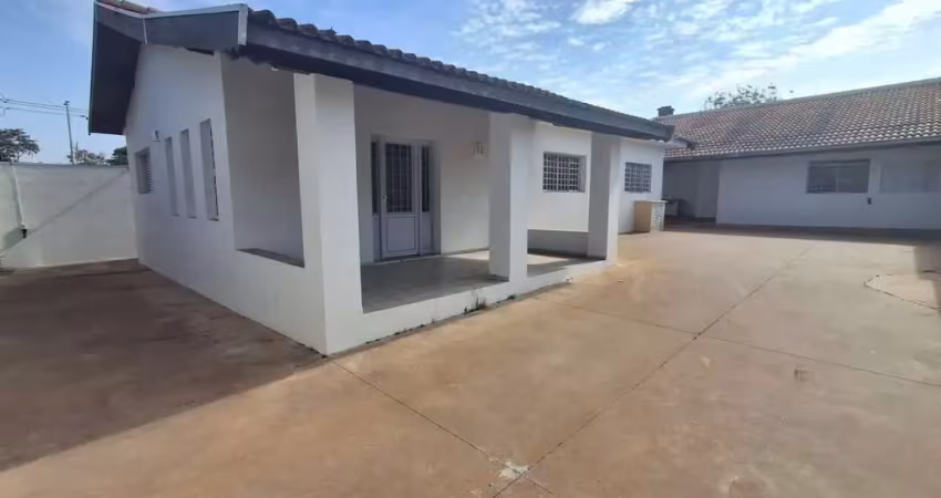 Casa para alugar em fragata de 250.00m² com 3 quartos, 1 suite e 4 garagens