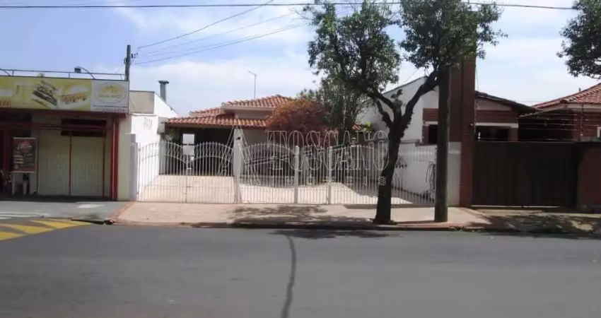 Casa para venda em jardim paulistano (vila xavier) de 211.00m² com 3 quartos, 1 suite e 7 garagens