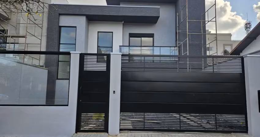 Sobrado para venda em campo comprido de 175.00m² com 3 quartos, 3 suites e 4 garagens