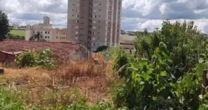 Terreno à venda na Vila Marumby, Maringá 