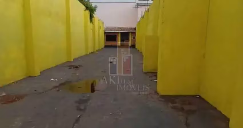Galpão / depósito / armazém para alugar em centro de 200.00m² com 5 garagens