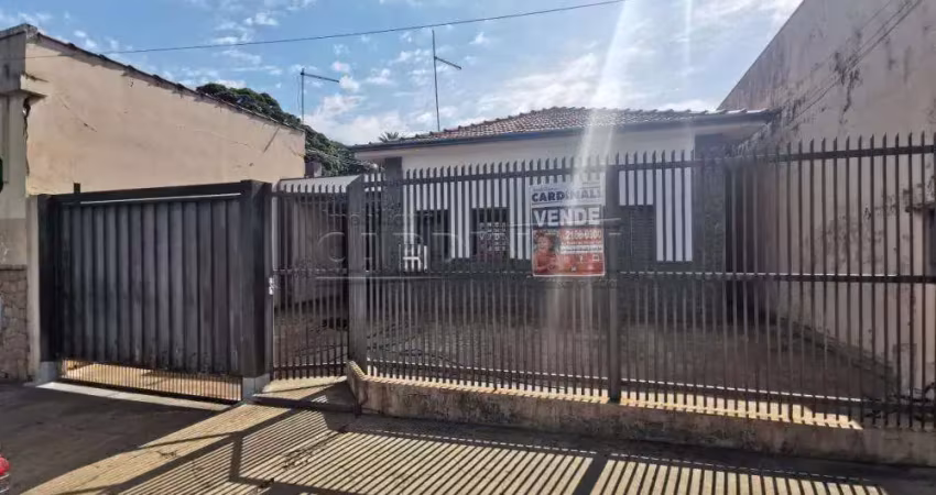 Casa para venda em centro de 156.00m² com 3 quartos e 5 garagens