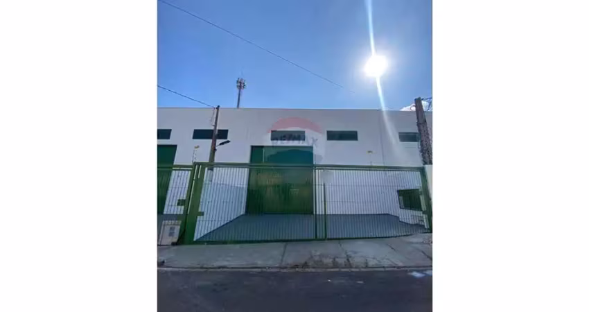 Galpão / depósito / armazém para alugar em jardim leocádia de 200.00m² com 3 garagens