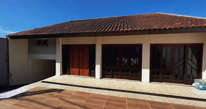 Casa para alugar em pilarzinho de 285.00m² com 3 quartos e 4 garagens