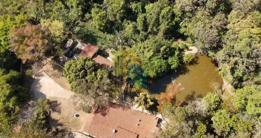 Chácara para venda em centro de 6000.00m² com 3 quartos, 1 suite e 6 garagens
