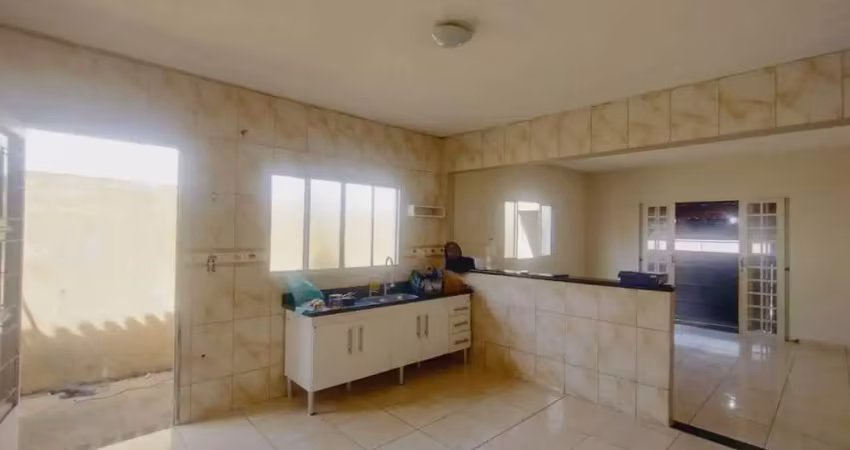 Casa para alugar em parque são jorge de 44.00m² com 1 quarto e 2 garagens