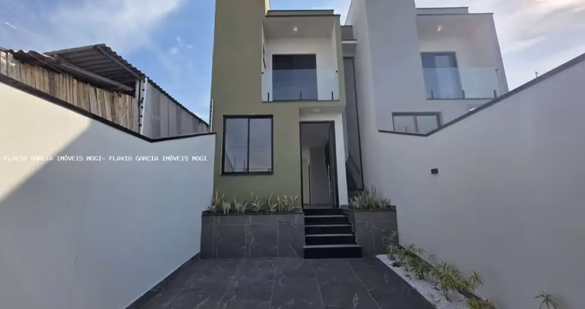 Sobrado para venda em vila brasileira de 130.00m² com 2 quartos, 2 suites e 2 garagens
