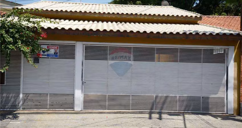 Casa para venda em centro de 193.00m² com 4 quartos, 2 suites e 3 garagens