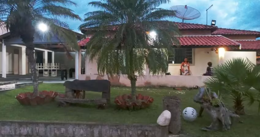 Chácara para venda em área rural de cosmópolis de 200.00m² com 3 quartos e 5 garagens