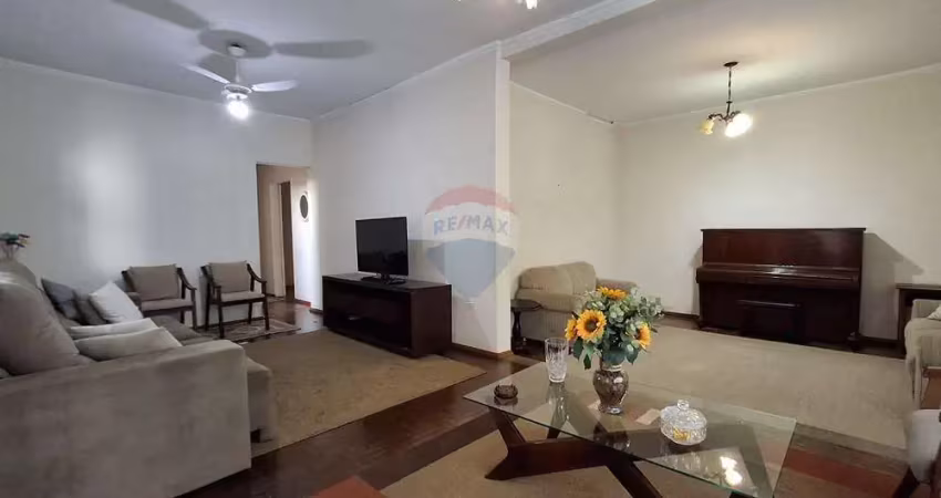 Casa para venda em centro de 302.00m² com 4 quartos, 2 suites e 5 garagens