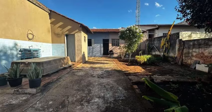 Casa para venda em centro de 180.00m² com 2 quartos