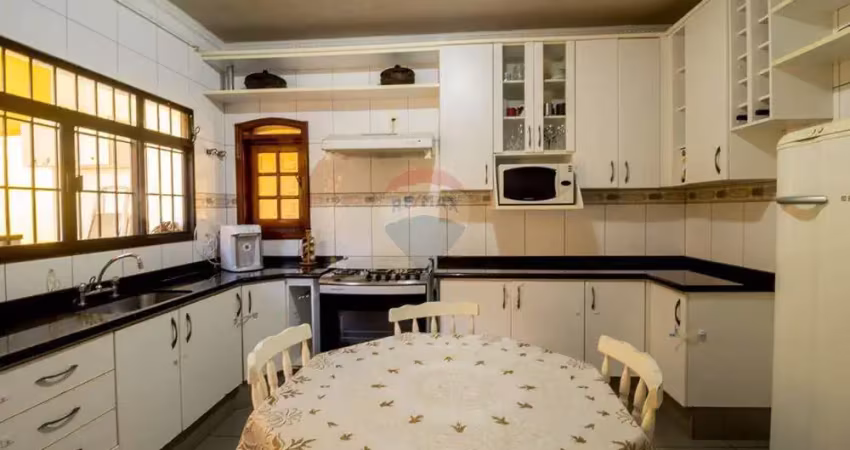Casa para venda em parque centenário de 350.00m² com 4 quartos, 1 suite e 3 garagens