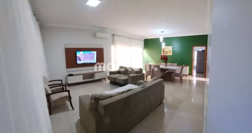 Casa para venda em cidade jardim de 200.00m² com 3 quartos, 1 suite e 2 garagens