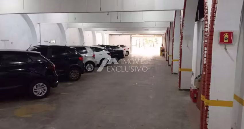 Imóvel comercial para alugar em centro de 685.00m² com 13 garagens