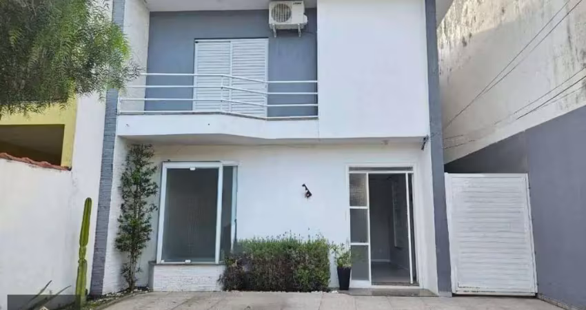 Casa de condomínio para venda em centro de 150.00m² com 4 quartos, 1 suite e 2 garagens