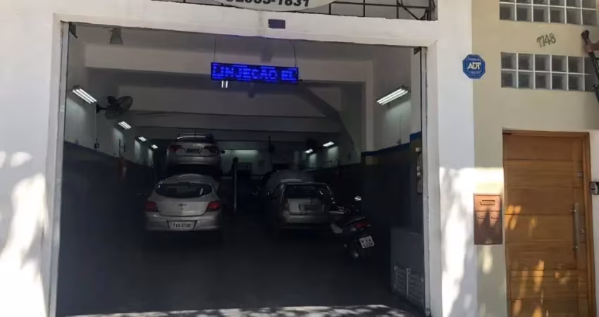 Sobrado para venda em mooca de 180.00m² com 2 quartos e 8 garagens