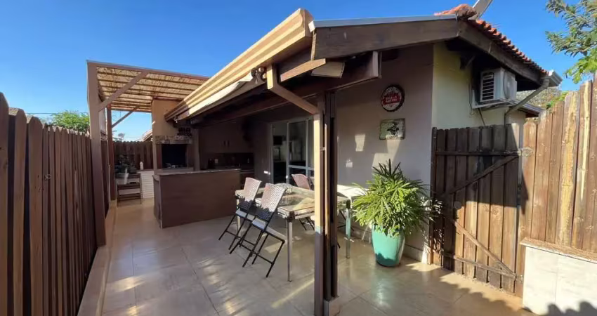 Casa para venda em giardino de 94.00m² com 3 quartos, 1 suite e 2 garagens