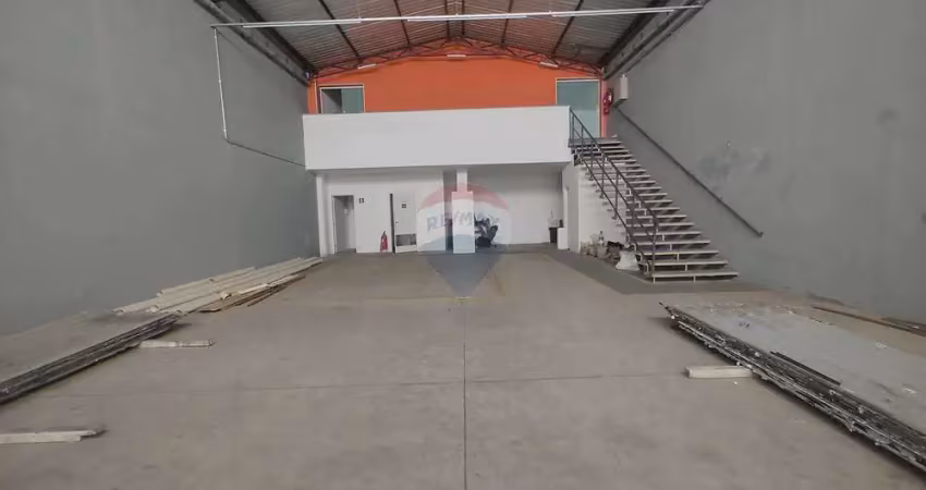 Galpão / depósito / armazém para alugar em vila yara de 560.00m² com 6 garagens