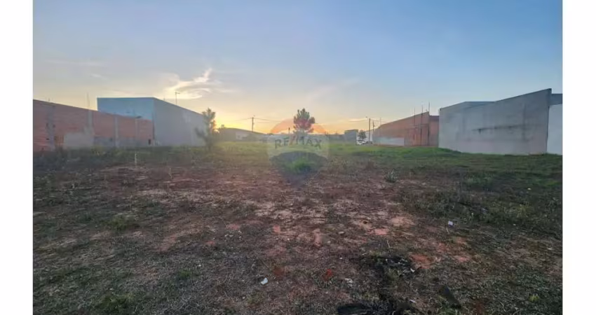 Terreno à venda no Lívia I, Botucatu 