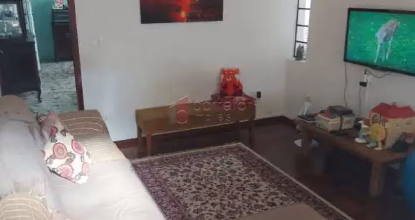 Sobrado para venda em anhangabaú de 228.00m² com 3 quartos e 2 garagens