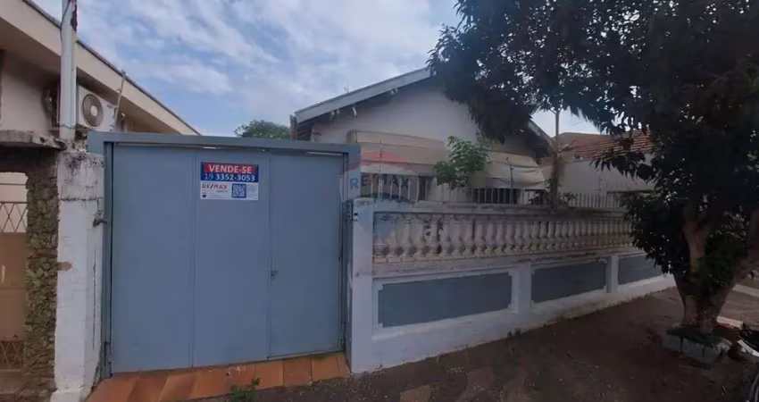 Casa para venda em centro de 163.50m² com 4 quartos, 2 suites e 4 garagens
