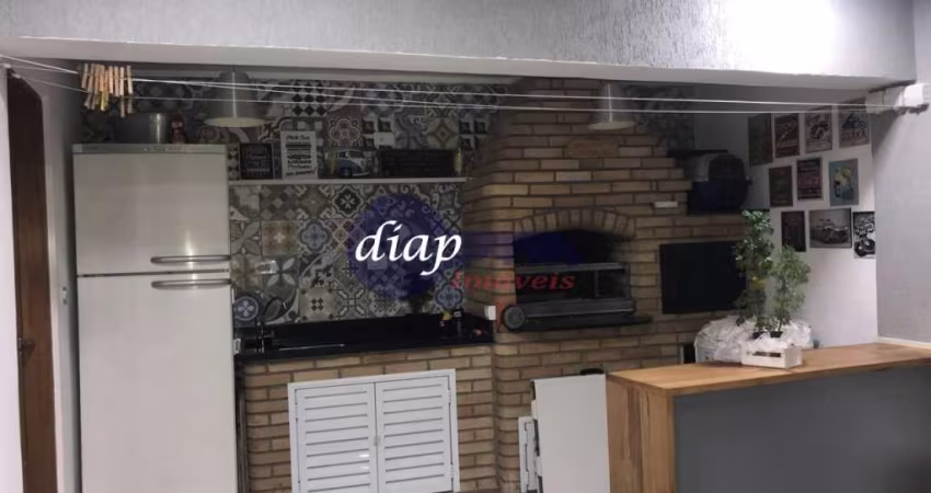 Ótimo sobrado na Vila Nova Mazzei com 3 dormitórios, sendo 2 suítes, sala ampla, sala de jantar, cozinha planejada, ar condicionado na sala e em uma d