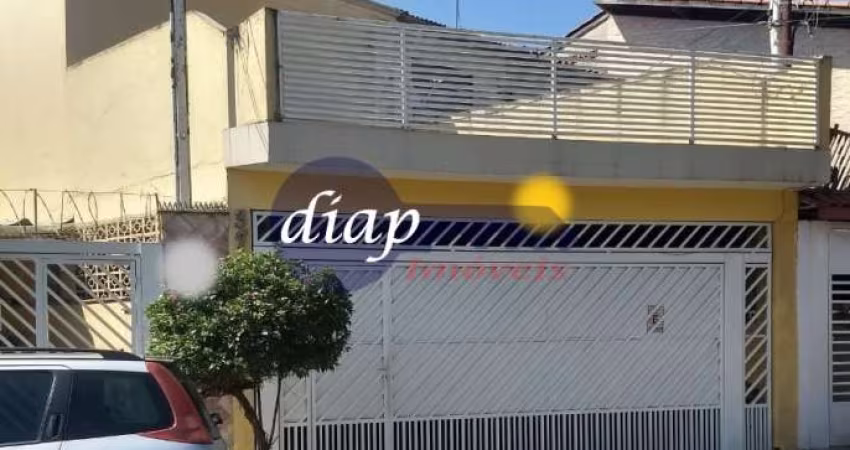 Excelente sobrado no bairro Carandiru com 2 dormitórios, sendo 1 suíte com armários embutidos, sala dois ambientes, cozinha ampla, área de serviço gra