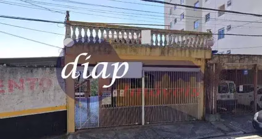 Sobrado na vila formosa com terreno de 350 m2, próximo a avenida eduardo cotching e a todo o comércio da região. a casa conta com 5 quartos, 5 banheir