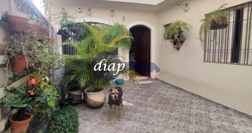 Ótima oportunidade!!! Duas excelentes casas no bairro de Santa Luzia, a casa da frente com 2 dormitórios, sala, cozinha, um banheiro e lavanderia, pod