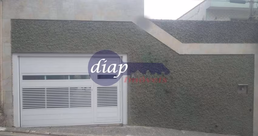 Ótima casa térrea na vila Áurea, com 3 dormitórios, sendo 2 suítes, cozinha estilo americana com armários e fogão cooktop, sala dois ambientes, 2 banh