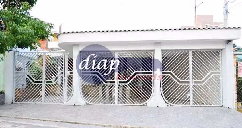 Excelente imóvel com 2 belos sobrados. o primeiro é composto por uma suíte, dois dormitórios, duas salas independentes, cozinha com dois ambientes, qu