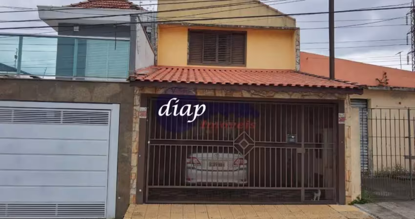 Lindo sobrado com 3 quartos, 2 banheiros, 2 salas, copa, cozinha planejada, lavanderia, área superior, garagem p/ 2 carros. valor porteira fechada. (t