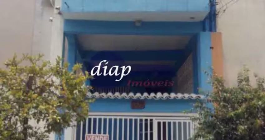 Sobrado com 3 dormitórios, sendo 1 suíte com closet e sacada, banheiro, escada em granito, lavabo, sala de estar, sala de jantar, cozinha com móveis p