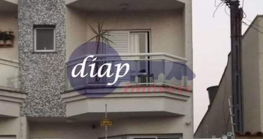 Excelente sobrado na Vila Matilde com 3 dormitórios, sendo 1 suíte com varanda e closet, todo equipado com prateleiras e sapateira, copa e cozinha pla