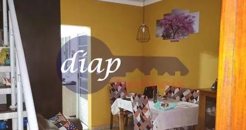 Ótima sobrado em condomínio fechado na vila esperança com 2 dormitórios, sendo o quarto de casal com closet e varanda, o dormitório de solteiro com ja