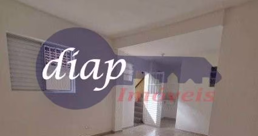Ótima oportunidade para renda!!! Imóvel na Vila Oratório com 4 casas no quintal e 1 loja com banheiro na frente, todas reformadas e alugadas no moment