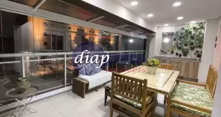 Excelente apartamento no bairro tatuapé com 2 dormitórios com móveis planejados, sendo 1 suíte, sala para dois ambientes com uma linda varanda, cozinh