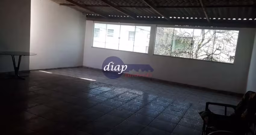 Excelente casa na vila antonieta com 3 dormitorios, sala de estar e sala de jantar, 2 banheiros, cozinha, lavanderia, quintal com edícula, 2 vagas de