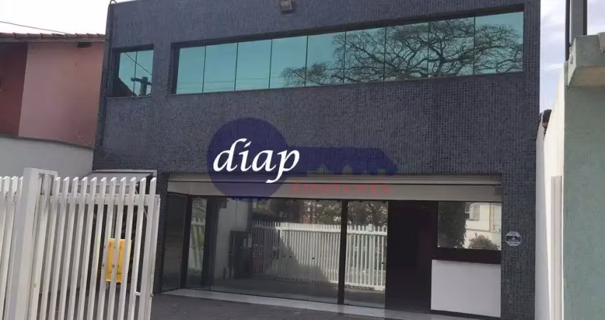 Excelente prédio comercial no bairro tatuapé com dois pavimentos, 2 banheiros em cada pavimento, refeitório, ar condicionado e 2 vagas de garagem na f