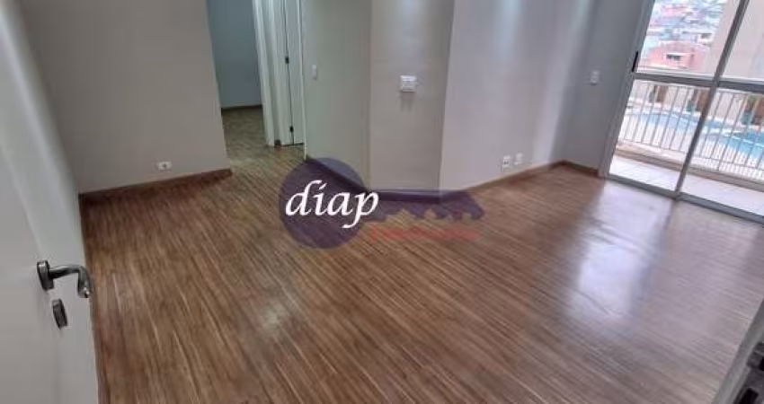 Lindo apartamento recém reformado e pronto para morar com 2 dormitórios, banheiro, sala, cozinha, lavanderia e 1 vaga de garagem coberta no subsolo. T