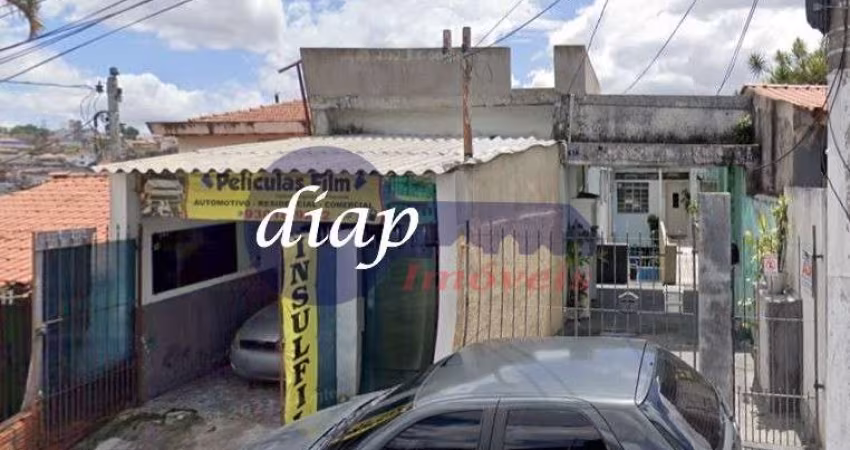 Oportunidade única! Terreno de 160 m2 de área disponível para venda! São 8 metros de frente por 20 metros de fundo.  Localizado em um bairro tranquilo