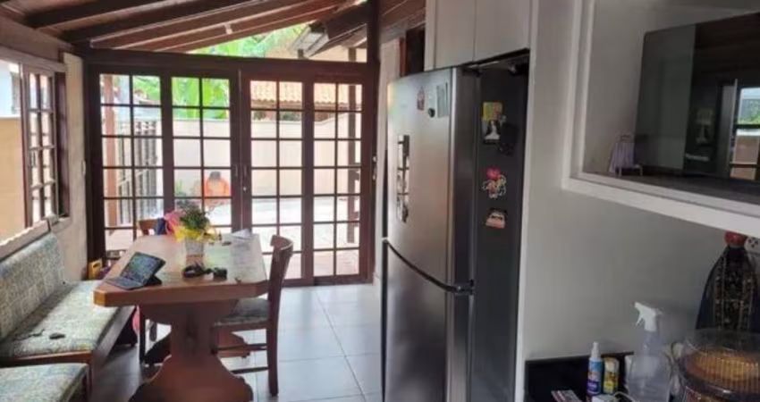 Casa para Venda em Florianópolis, Morro Das Pedras, 3 dormitórios, 1 suíte, 2 banheiros, 2 vagas