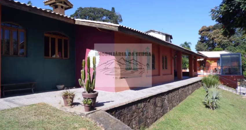 Casa em Condomínio à Venda na Serra da Cantareira - Mairiporã-SP, Alpes da Cantareira: 3 Quartos, 1 Suíte, 3 Salas, 5 Vagas, 680m².