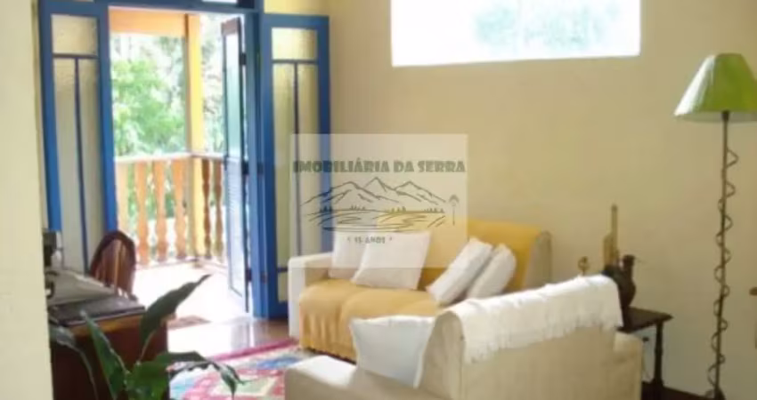 Casa  à venda em Serra da Cantareira-SP, Parque Imperial: 3 quartos, 2 suítes, 3 salas, 4 banheiros, 4 vagas, 200m².