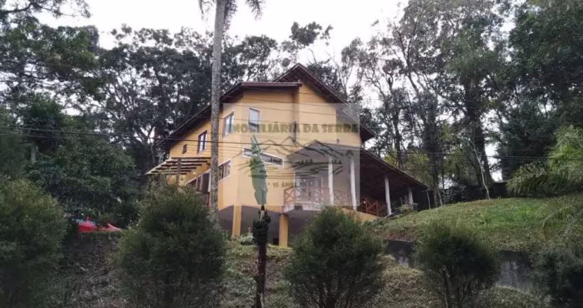 Casa à venda na Serra da Cantareira - Mairiporã-SP, Quinta da Boa Vista, 4 quartos, 2 suítes, 3 salas, 5 banheiros, 4 vagas, 280m².