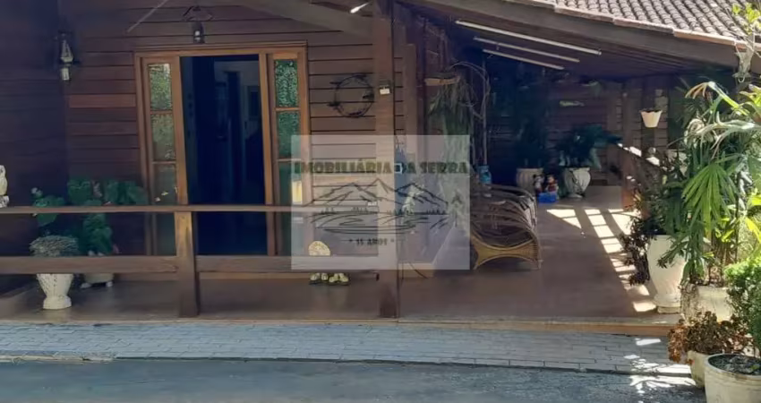 Imperdível oportunidade: Casa à venda na Serra da Cantareira, Mairiporã-SP! 3 quartos, 1 suíte, 3 salas, 3 banheiros, 2 vagas de garagem.