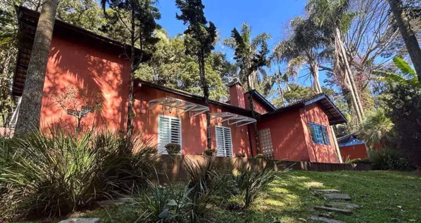 Casa terrea a venda, condomínio fechado, na serra da cantareira